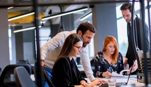 business-people-in-the-modern-office-e1735912091824